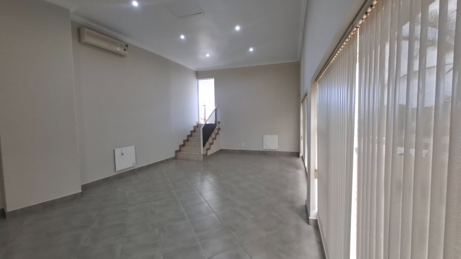 4 Bedroom Property for Sale in Menkenkop Western Cape